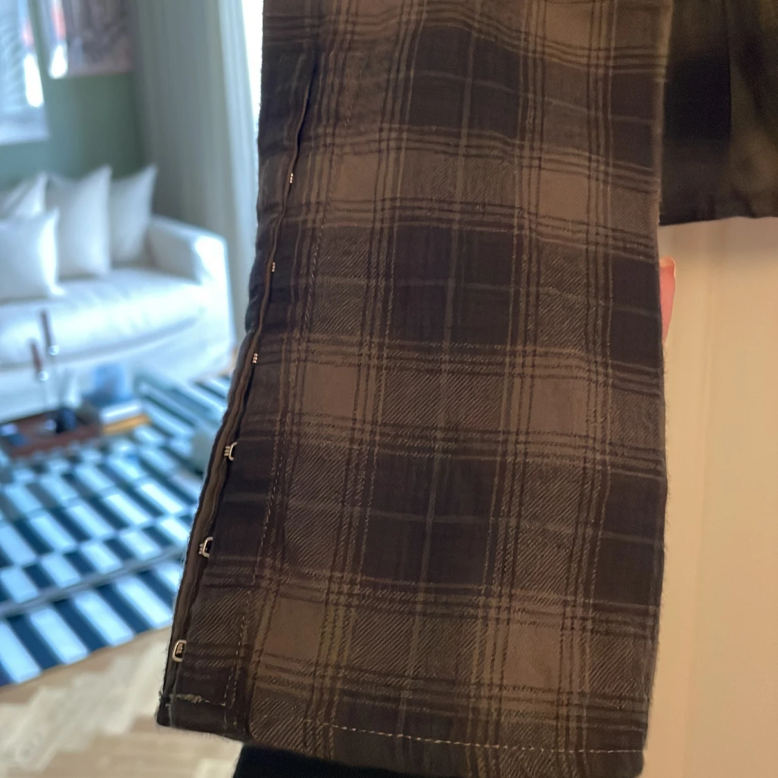 Rutig mörk skjorta från Weekday - 1