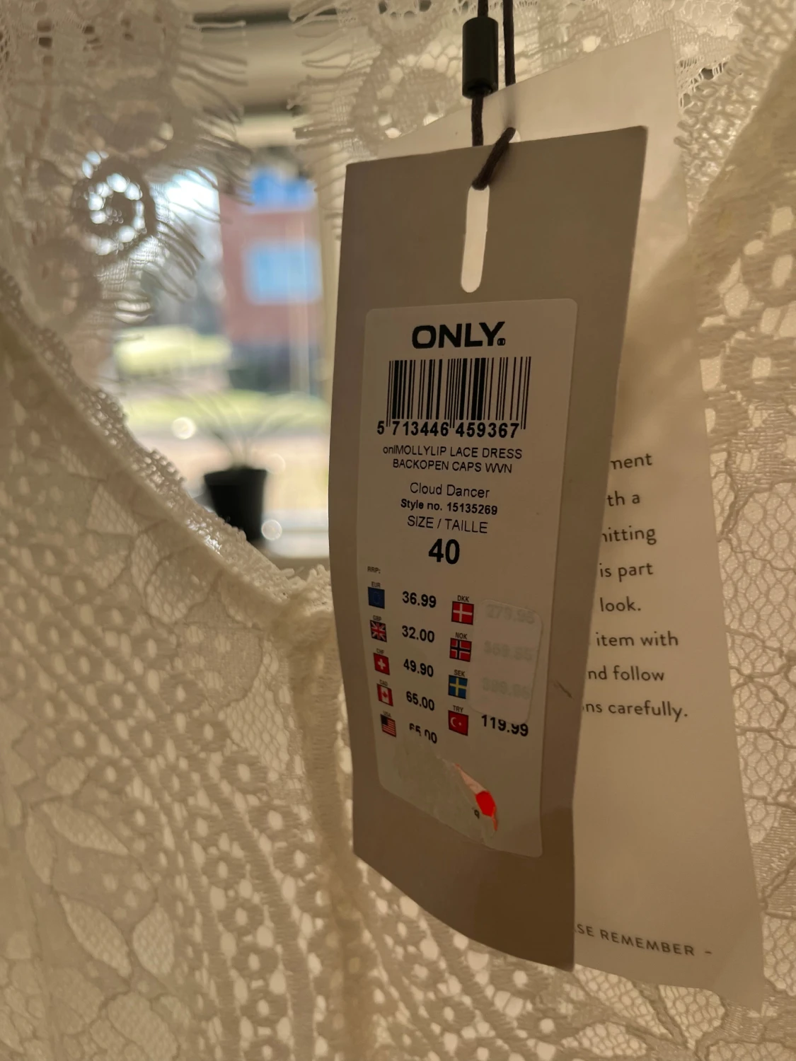 Vit spetsklänning från ONLY, stl 40 - 2