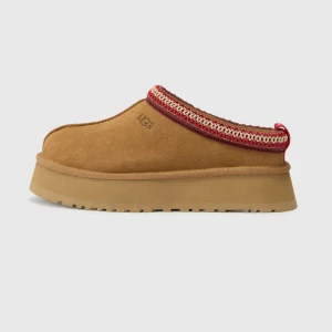Ugg tazz - Säljer mina uggs som är köpta förra året men väldigt sparsamt använda. Storlek 40 men bär vanligtvis storlek 39