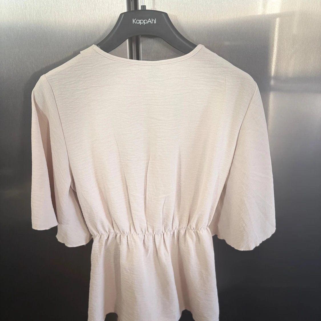 Beige omlottopp med knyt från SHEIN - 1