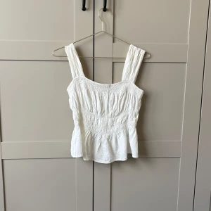 Jätte fin Smockblus!💓 - Bara använt två tregånger, strl 36 så ungefär en xs-s!💞Kan förhandla om priset👍