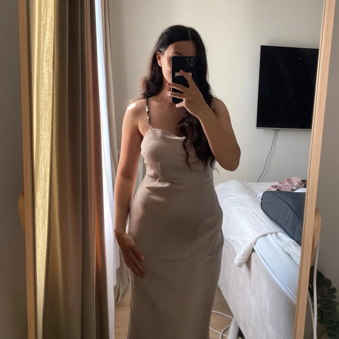 Champagnefärgad långklänning från Zara - 2