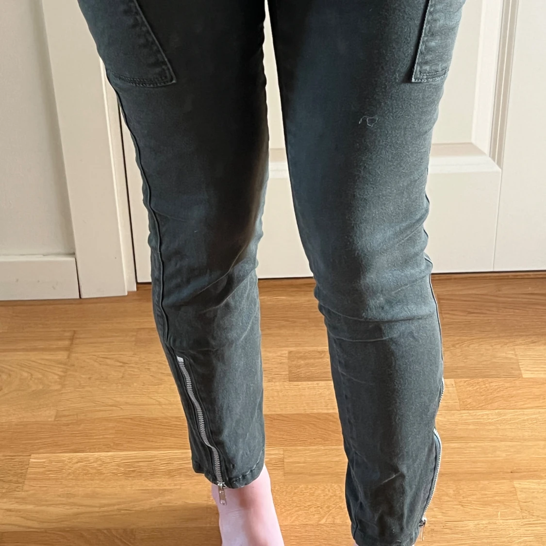 Gröna cargopants från Dr Denim - 2