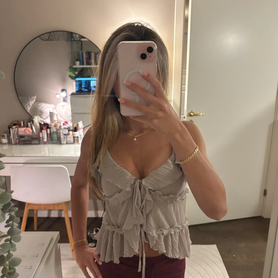 Beige volangtop med knyt fram - 1