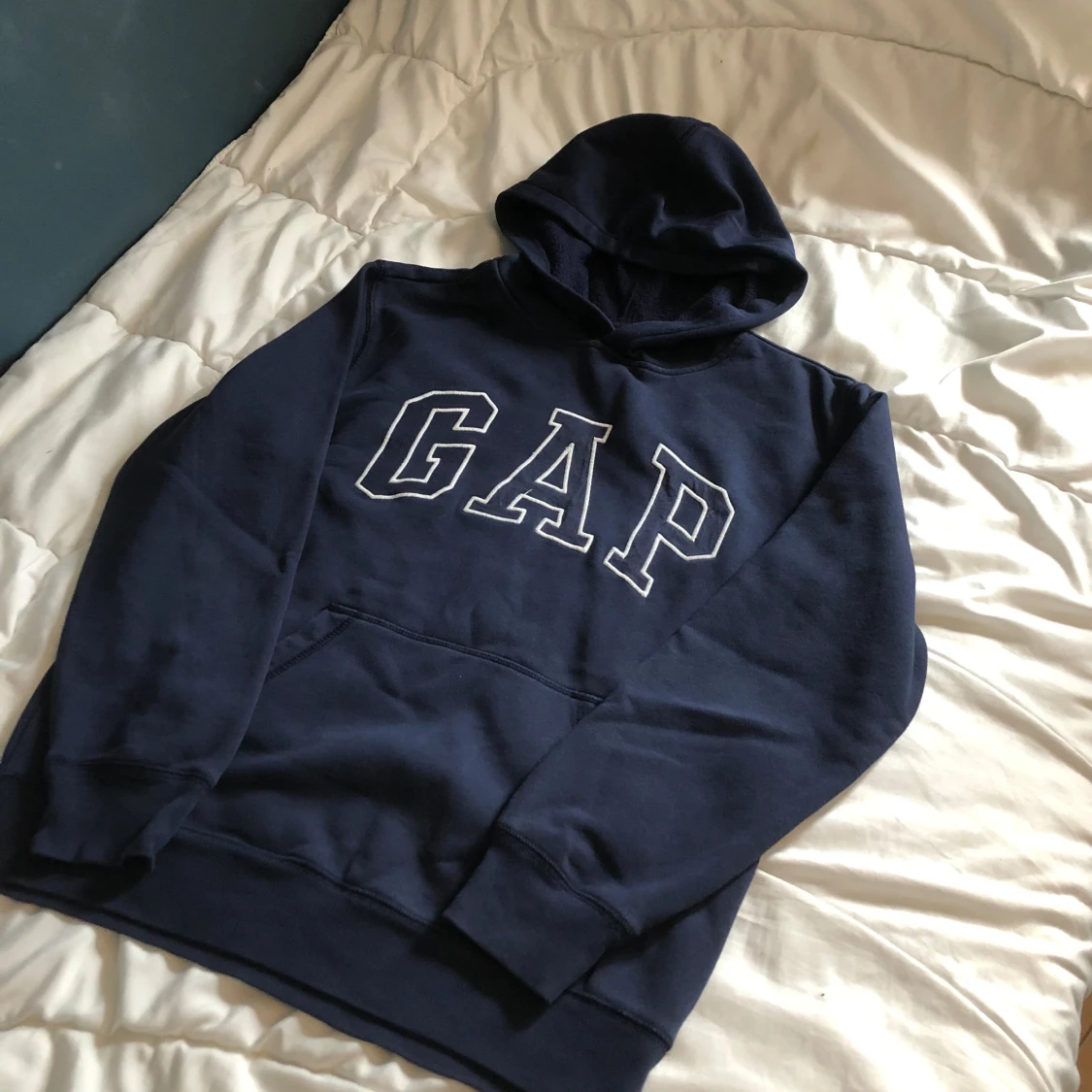 Mörkblå GAP hoodie  - 1