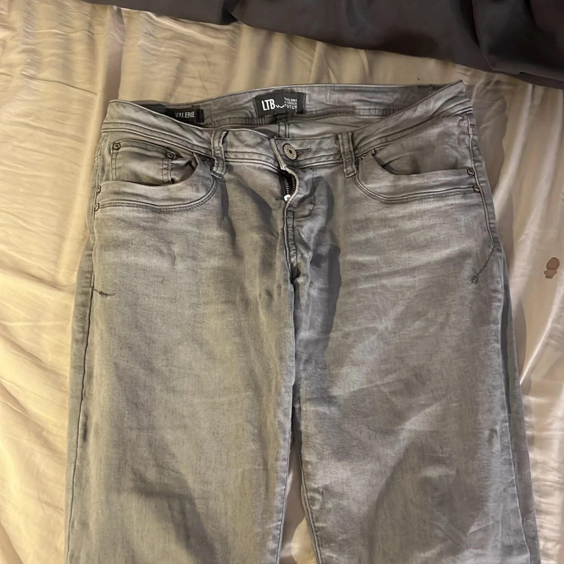Gråa bootcut jeans från LTB - 1