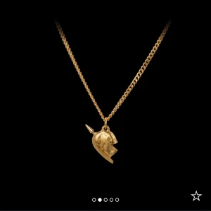 Guldigt halsband från Maria nilsdotter - Säljer nu mitt så fina halsband från Maria Nilsdotter, som nytt!! ❤️kedjelängd 45