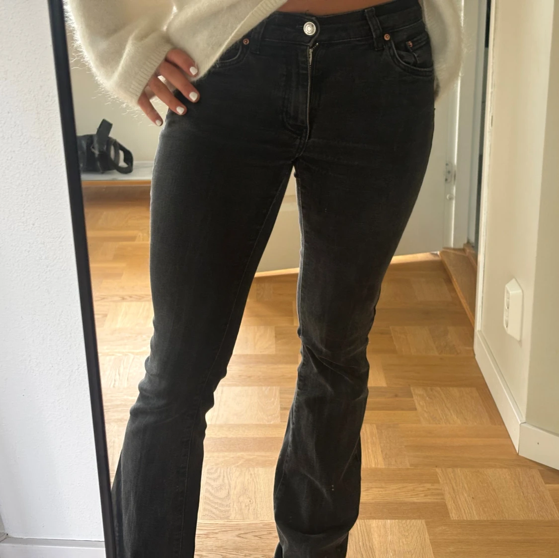 Svarta bootcut jeans - 1