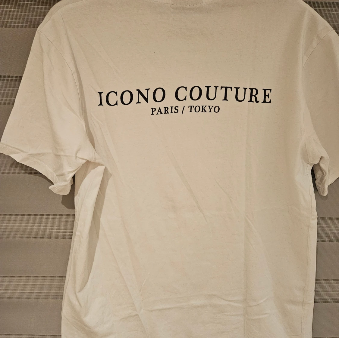 Vit t-shirt från Icono Couture M - 1