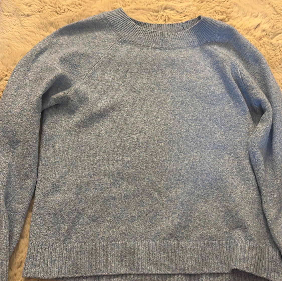 Ljusblå stickad tröja från Vero Moda