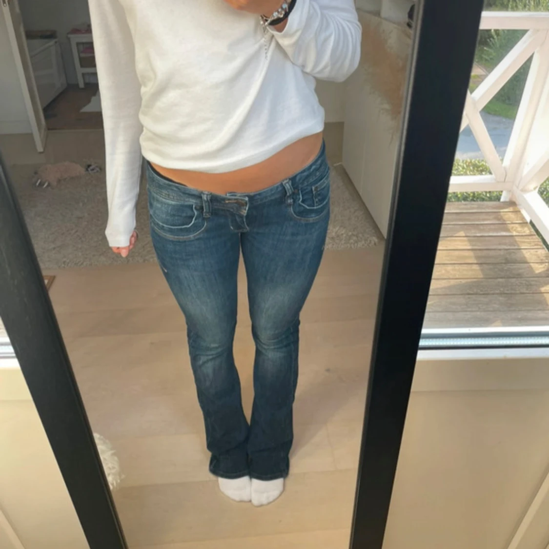 Blå bootcut jeans låg midja - 1