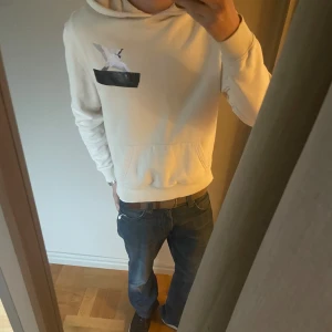 Arigato hoodie  - Säljer en arigato hoodie i storlek M, bra skick. Köpt för runt 1500, hör av dig vid minsta lilla fundering.