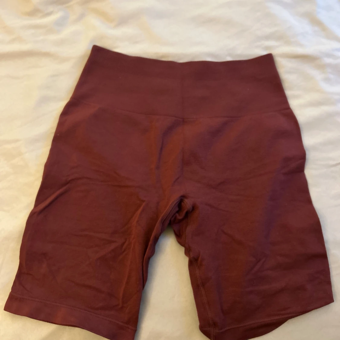 Vinröda seamless shorts från Relode - 1