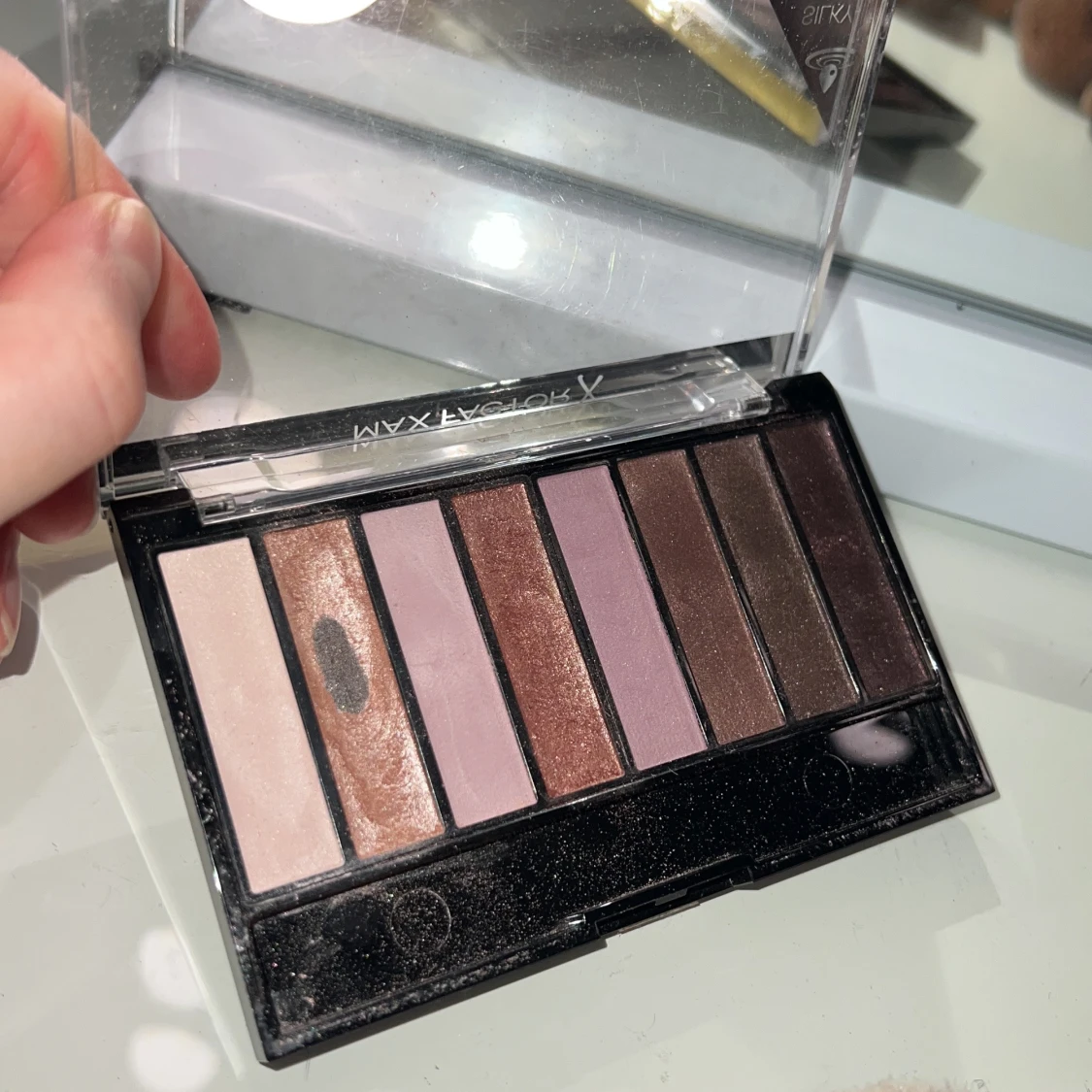 Sminkset med borstar och palett - 4