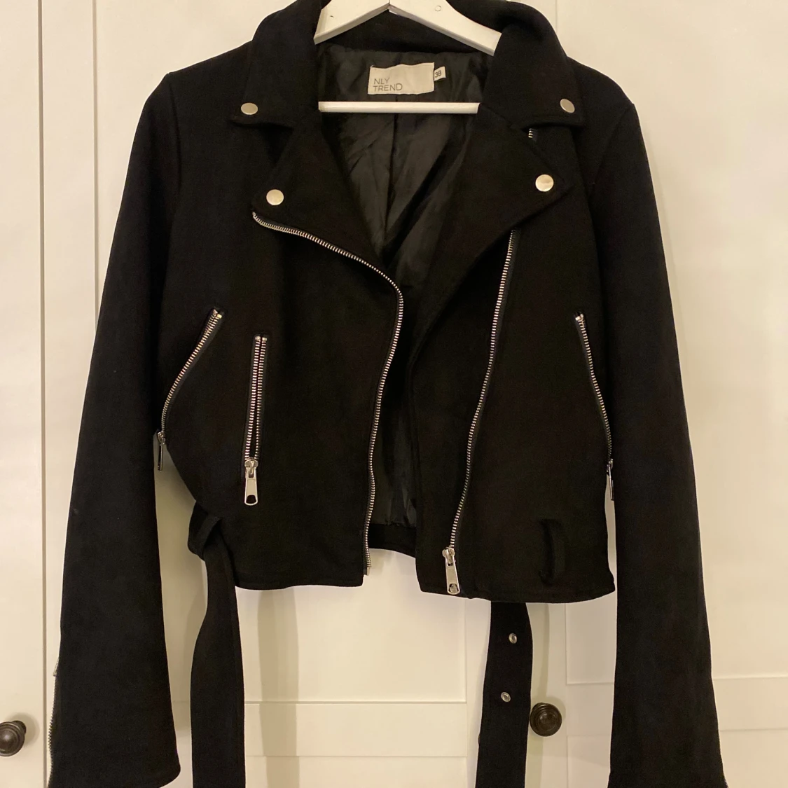 Svart bikerjacka från NLY Trend - 2