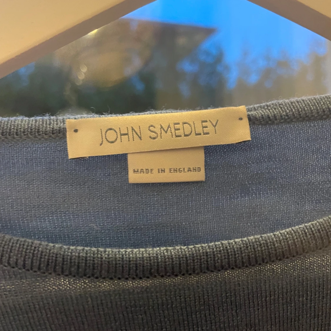 Mörkblå merinoullströja John Smedley - 1