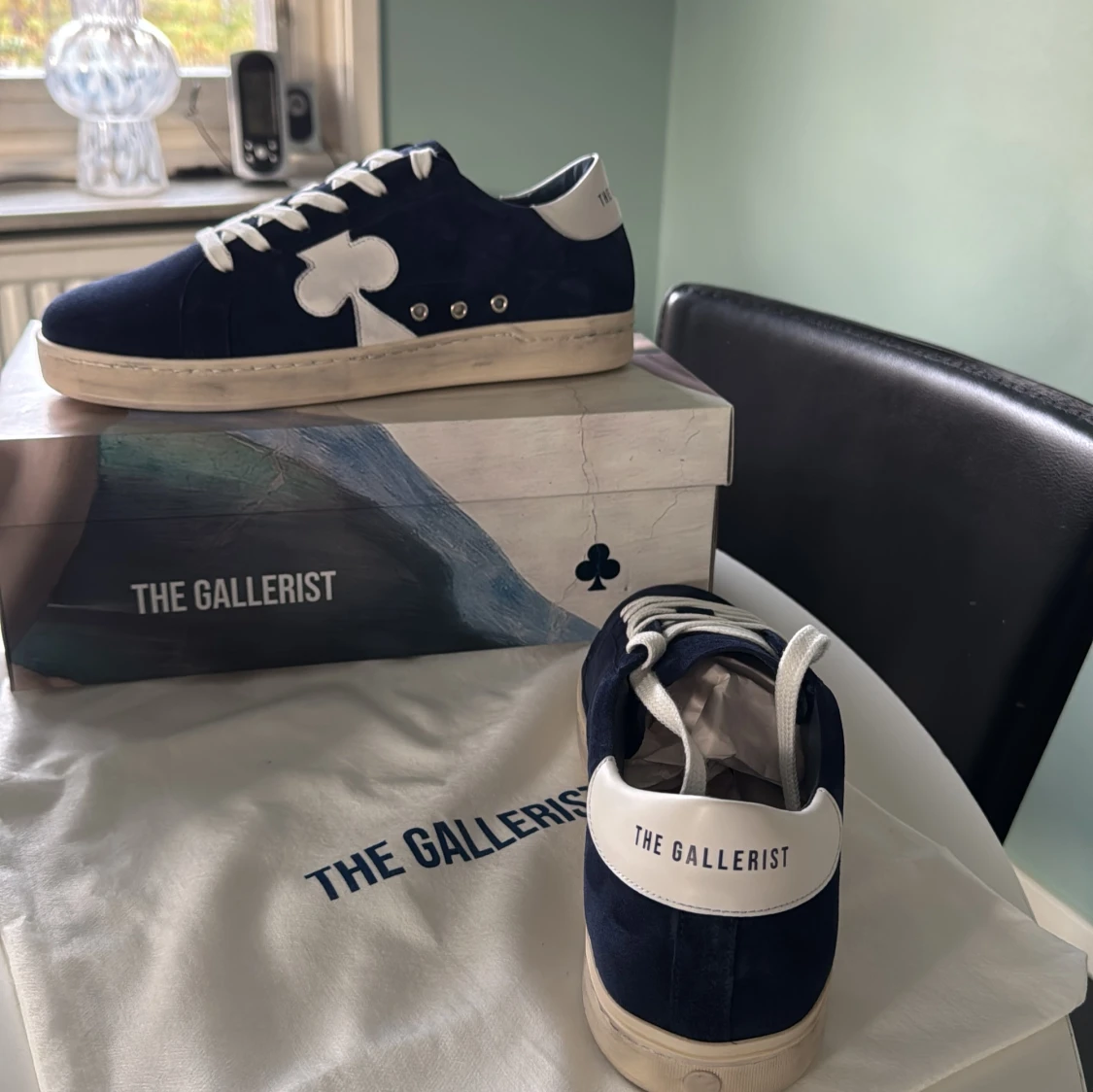 Mörkblå sneakers från The Gallerist - 3