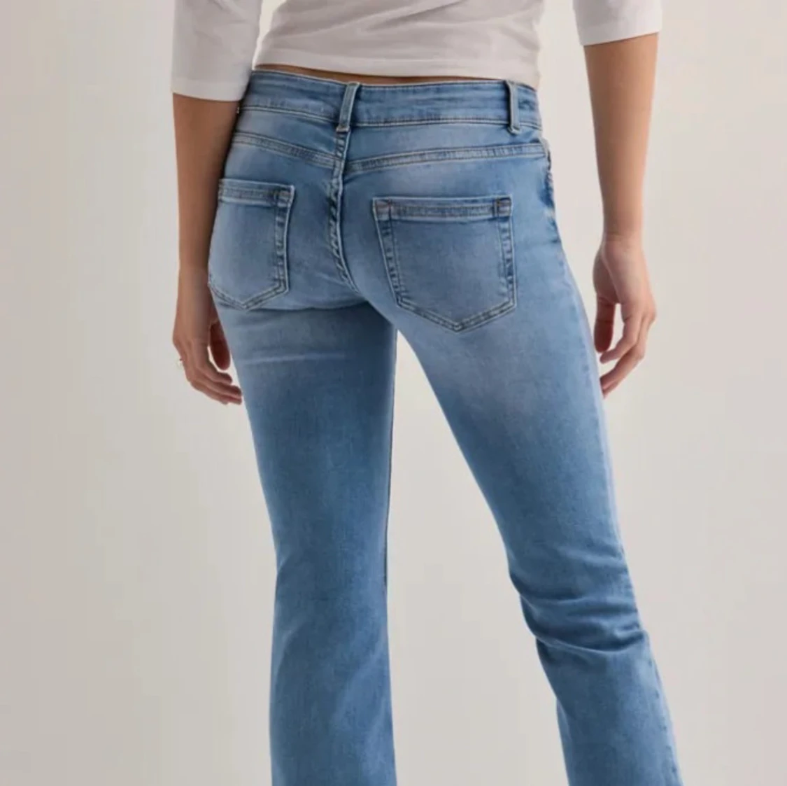 Lågmidjade bootcut jeans - 3