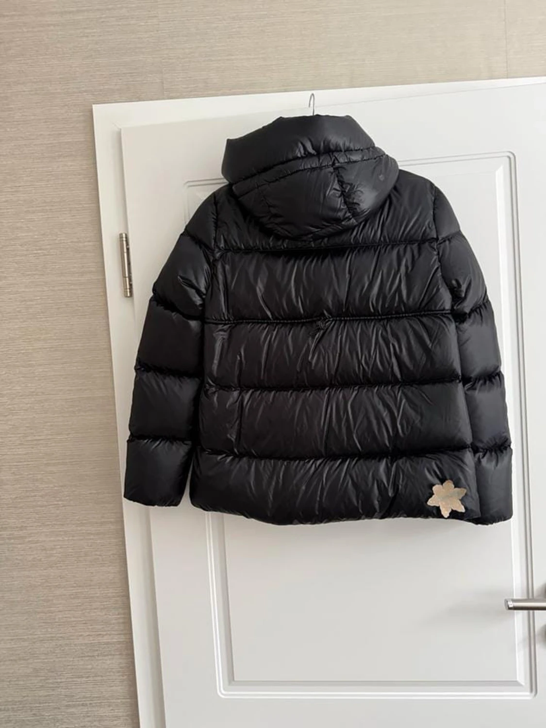 Svart Moncler dunjacka med huva - 3