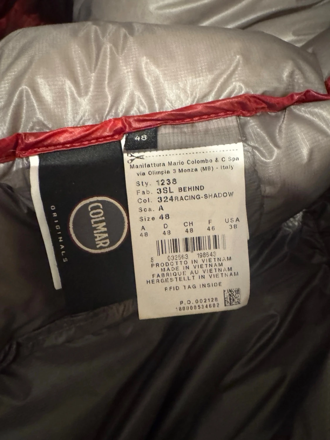 Röd pufferjacka med huva - 2