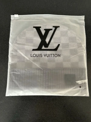 Mössa - Helt ny och har inga skador. Skickas samma dag och kan sänka priset om du betalar samma dag.