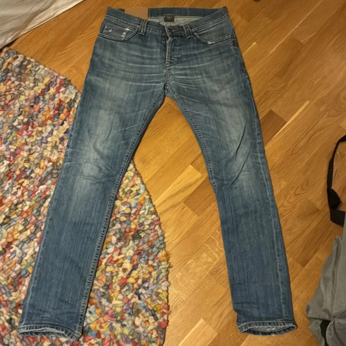 Blå raka jeans från Dondup