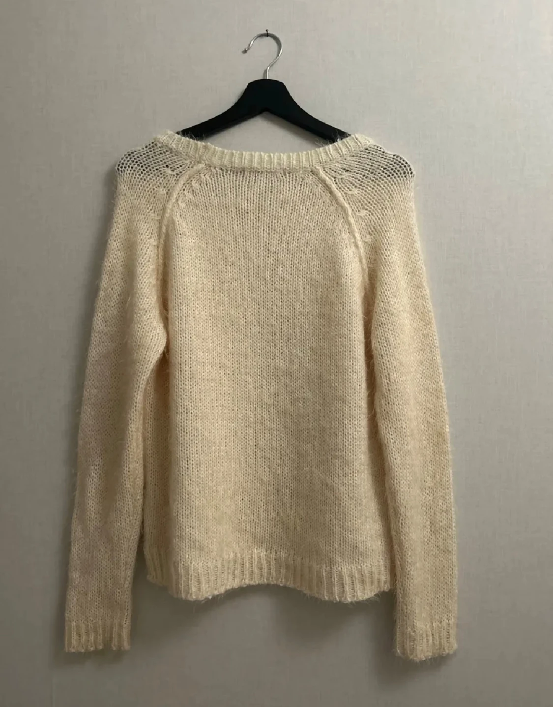 Fluffig stickad tröja - 4