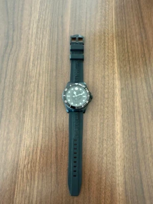 Philip plein klocka  - Säljer min Philip plein klocka som köptes på Philip plein för 6000 kr, vid frågor om äkthetsbevis eller fler bilder är de bara att skriva eller prisdiskutering  