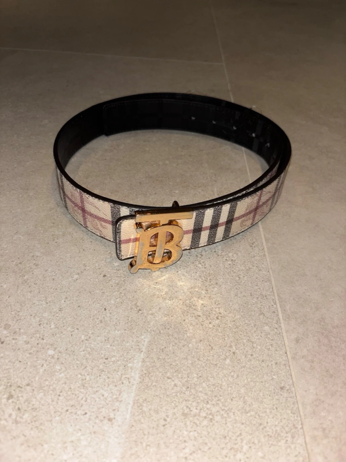 Burberry bälte med guldspänne - 1