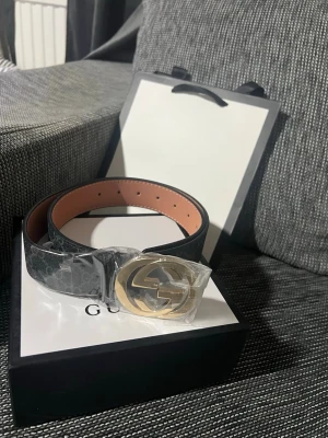 Gg bälte  - Helt nya du får med allt som finns på bilden 