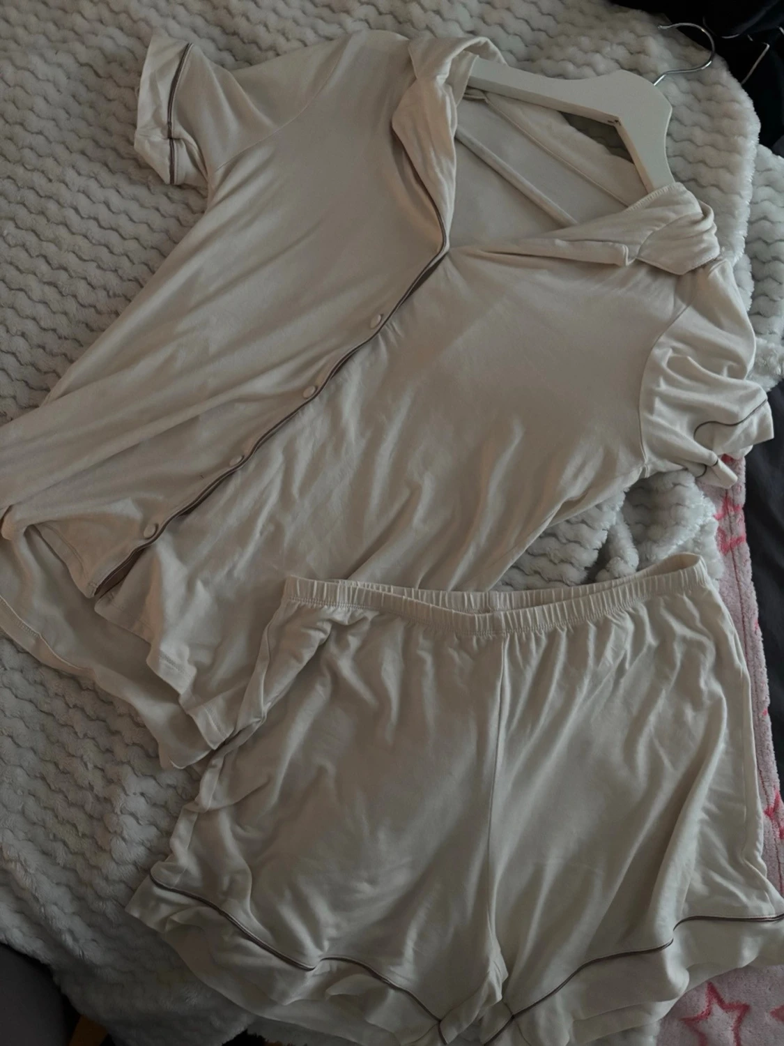Intimissimi Beige pyjamasset med kortärmad skjorta