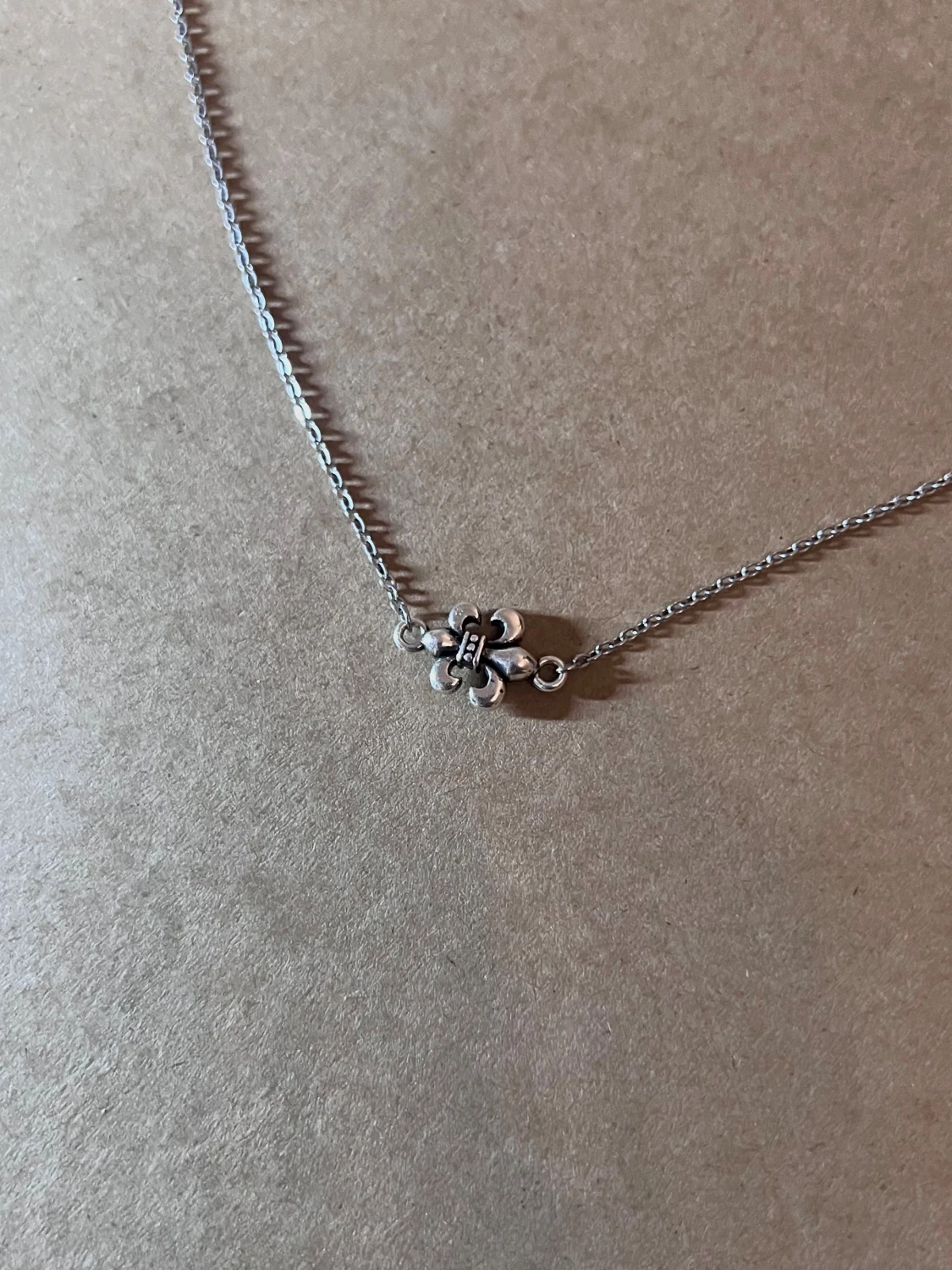 Minimalist Silver Fleur de Lis