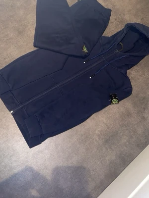 Stone island tracksuit snygga  - De passar M o S 