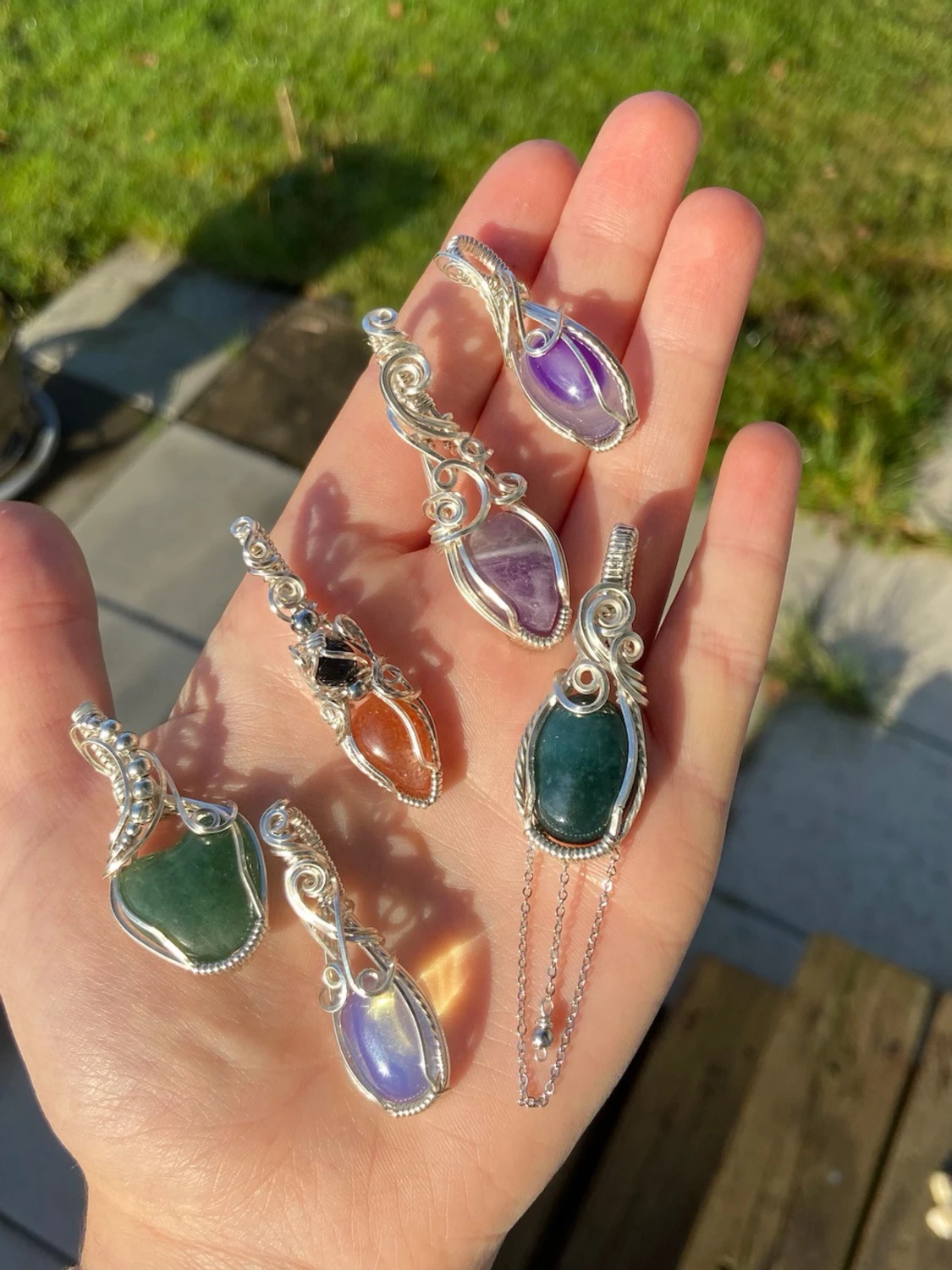 Handgjorda ringar och hängen/berlocker med stenar - 1