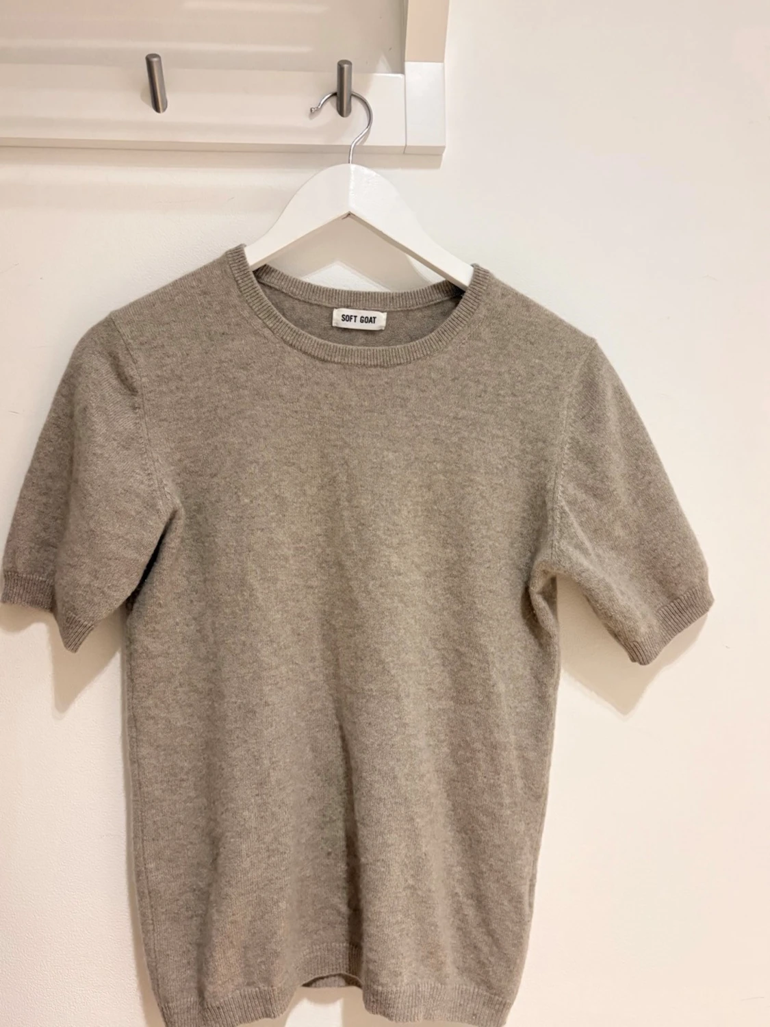 Beige kashmirtröja från Soft Goat