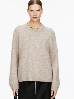 Arket stickad tröja  - Stickad tröja från Arket i alpacka och ull, super mjuk och sticks inte alls🥰Ny pris 990kr använt ca 3 gånger 