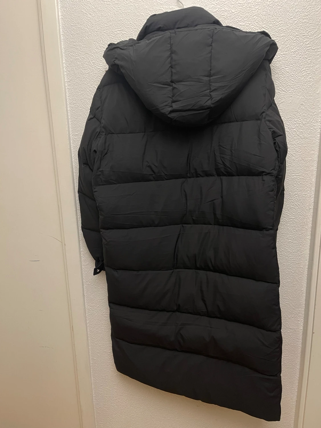 Svart lång dunjacka från Moncler - 1