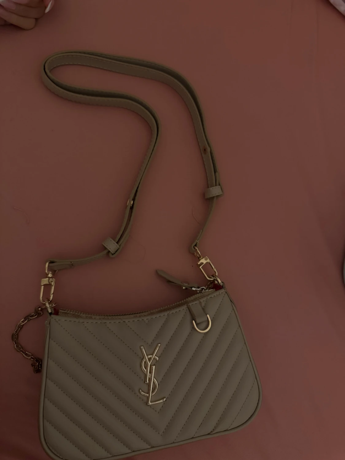 Beige quiltad YSL axelväska i skinn - 1