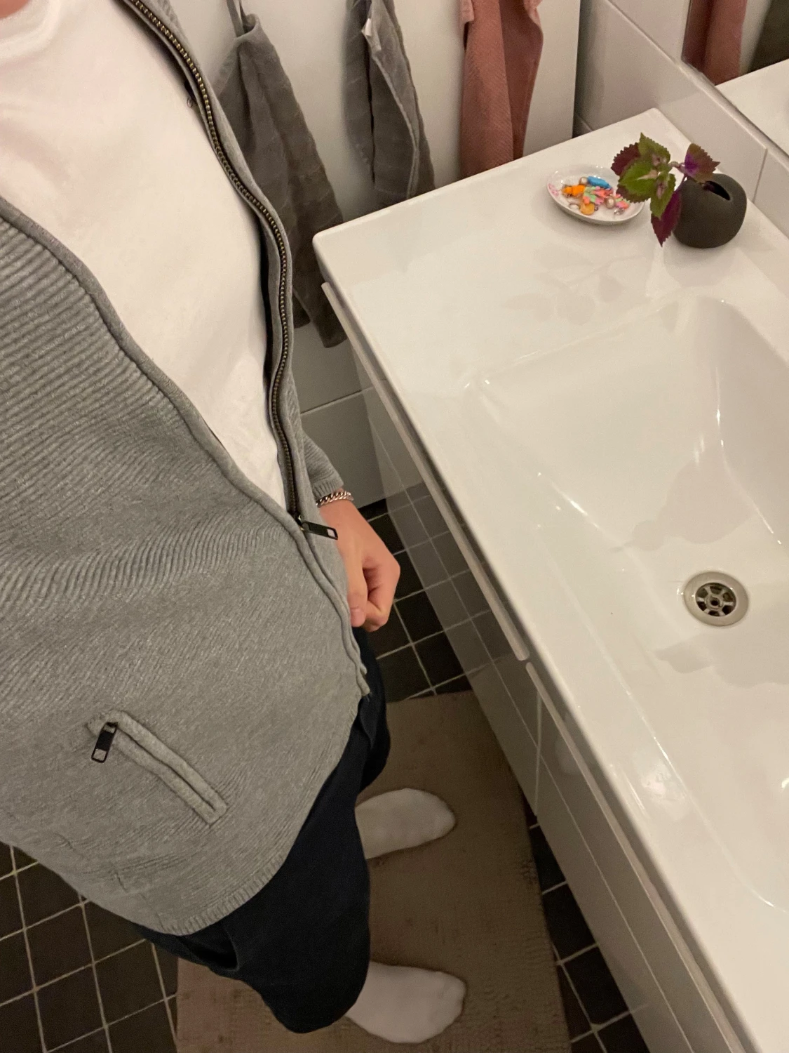 Grå fullzip från J.Lindeberg i storlek S - 3