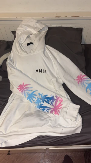 Amiri tröja  - amiri tröja storlek M använd 3-4 gånger 