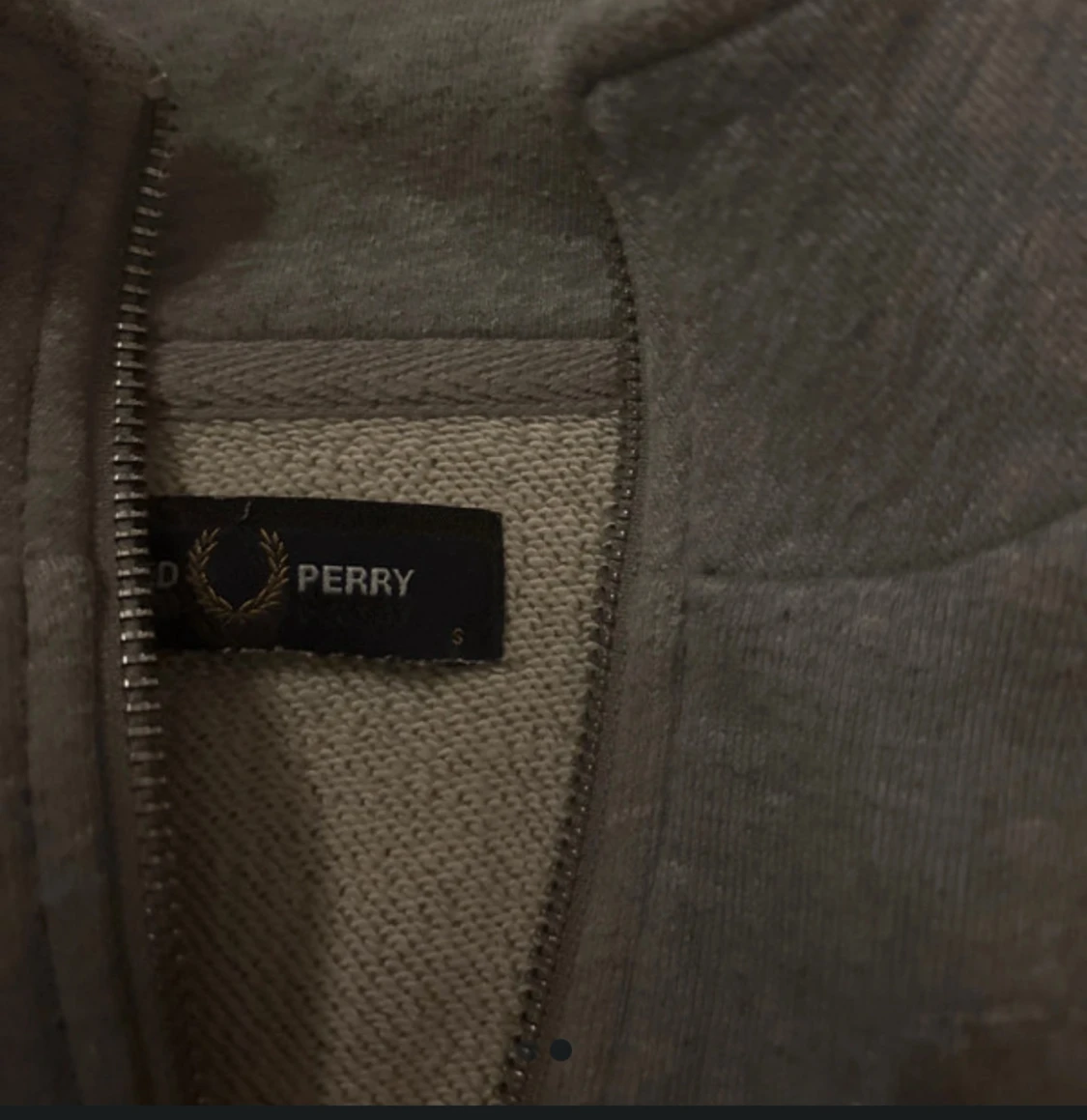 Grå half zip tröja från Fred Perry - 1