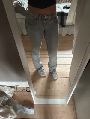 Grå jensd från Perfect Jeans - Snygga grå jeans från Perfect Jeans  