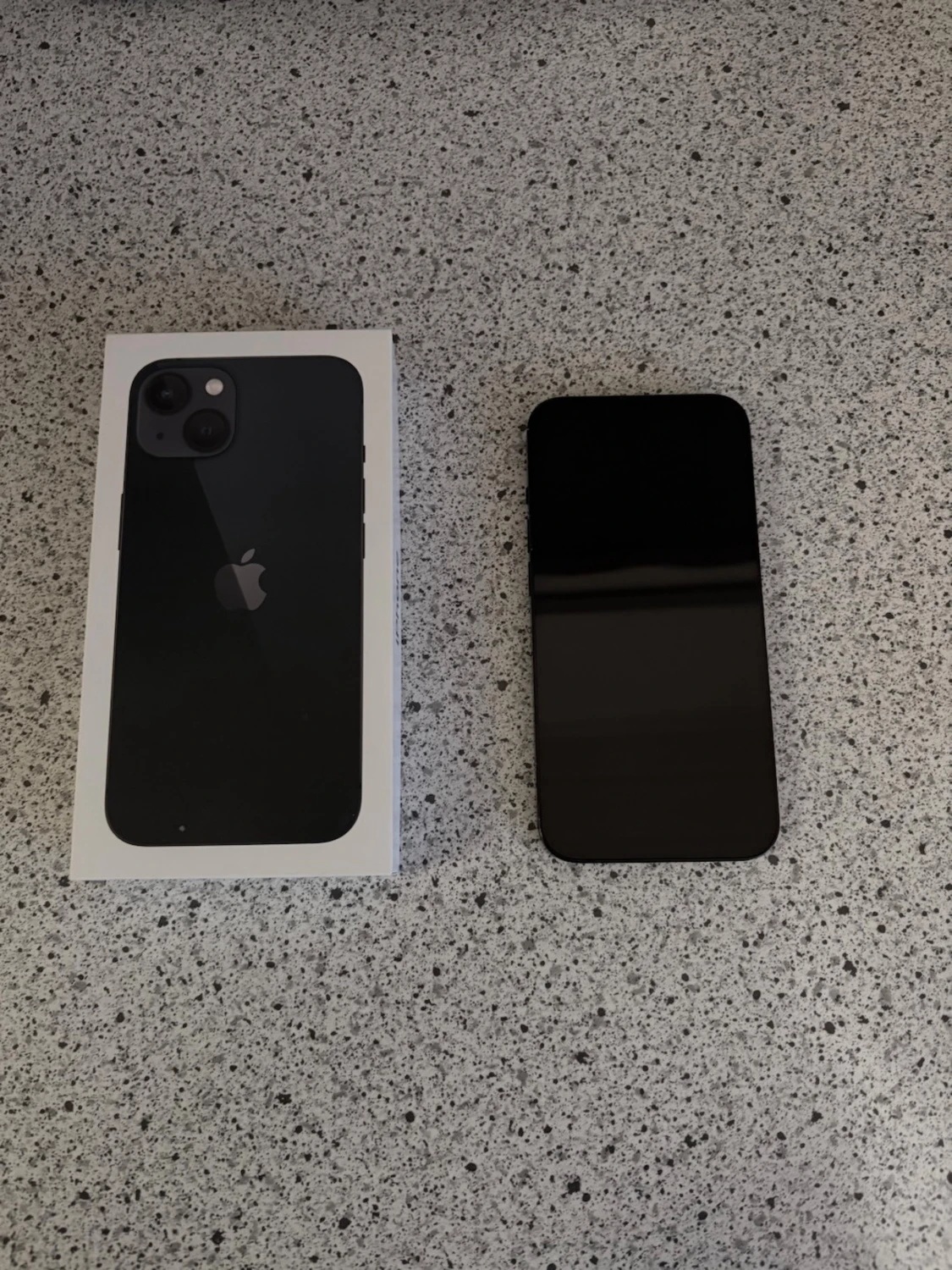 Apple iPhone 13  128 GB Midnight - 2