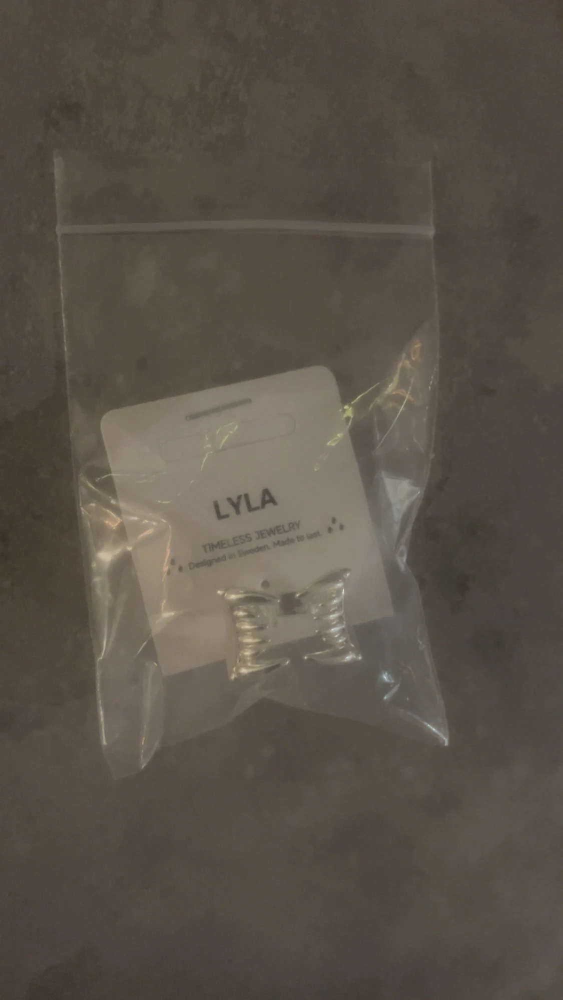 Silverfärgad ring LYLA - 1