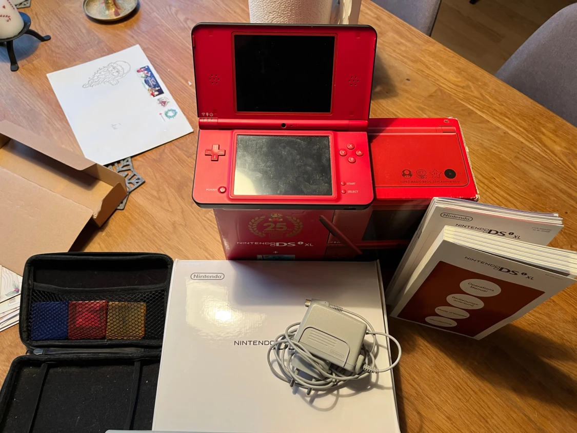 Nintendo Ds red xl - 1
