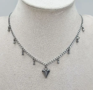 Stilfullt halsband  - Handgjort halsband.  Material-rostfritt stål.  ✏️Beteckningen för rostfritt stål – 201 – en lägre klass, kan reagera snabbare med vatten, parfymer och oxidera.