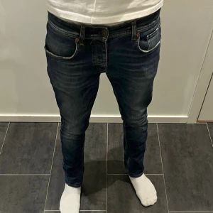 Reign Italia Jeans - Hej säljer denna skitsnygga jeans från Reign Italia i storlek w30 L31, perfekta året runt och går aldrig ur stil. Exklusiva, sällsynt och fin modell. Skriv gärna vid intresse!