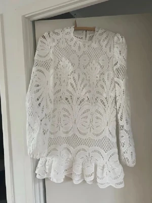 Studentklänning  - sååå fin klänningens spets, perfekt till studenten 💕💕