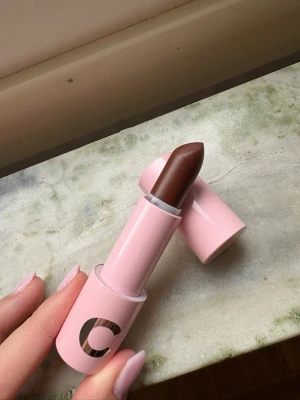 Caia lip balm  - Caia lip balm i färgen Cocoa Couture.  Endast testad.