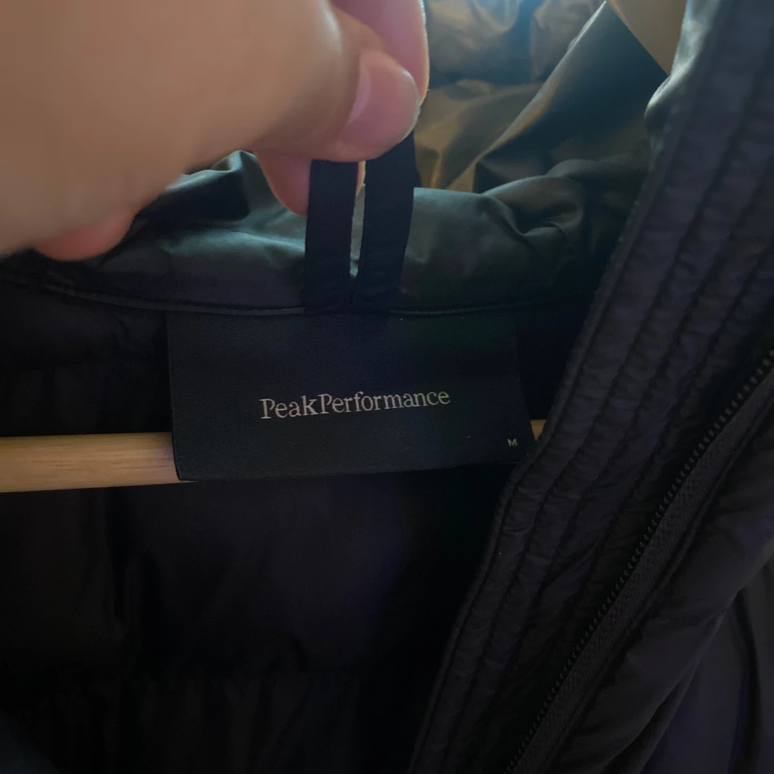 Svart dunjacka Peak Performance - 2